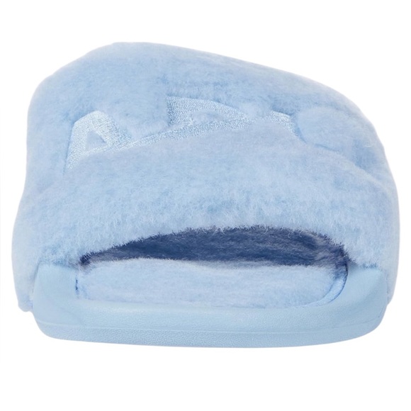 APL Athletic Propulsion Lab Shearling slides.
NWT New with tags. Ice blue size 9 - Picture 5 of 9